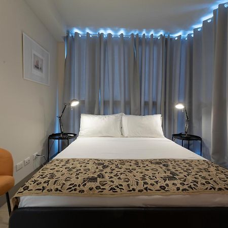 Uptown Parksuites Apartments Tower 2 Bgc By Ph Staycation Manila Bagian luar foto