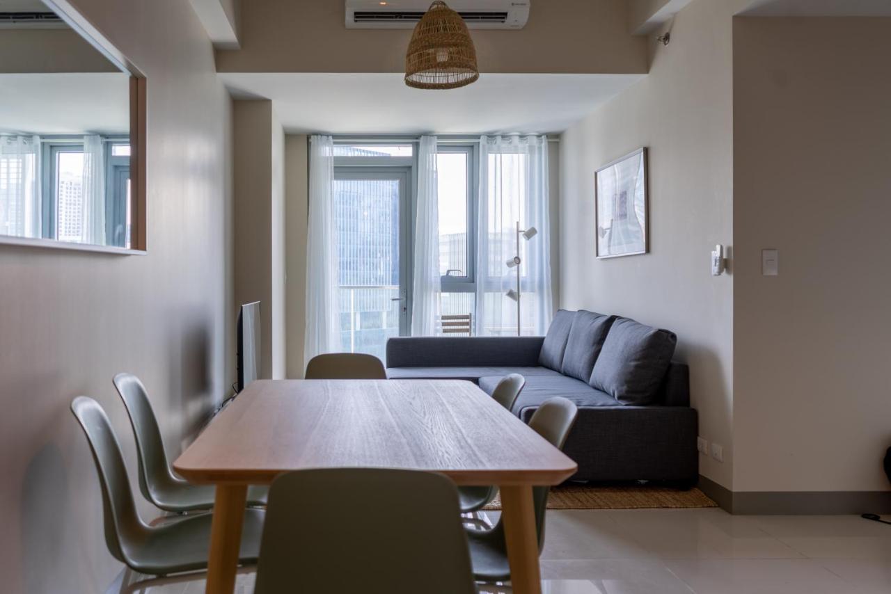 Uptown Parksuites Apartments Tower 2 Bgc By Ph Staycation Manila Bagian luar foto