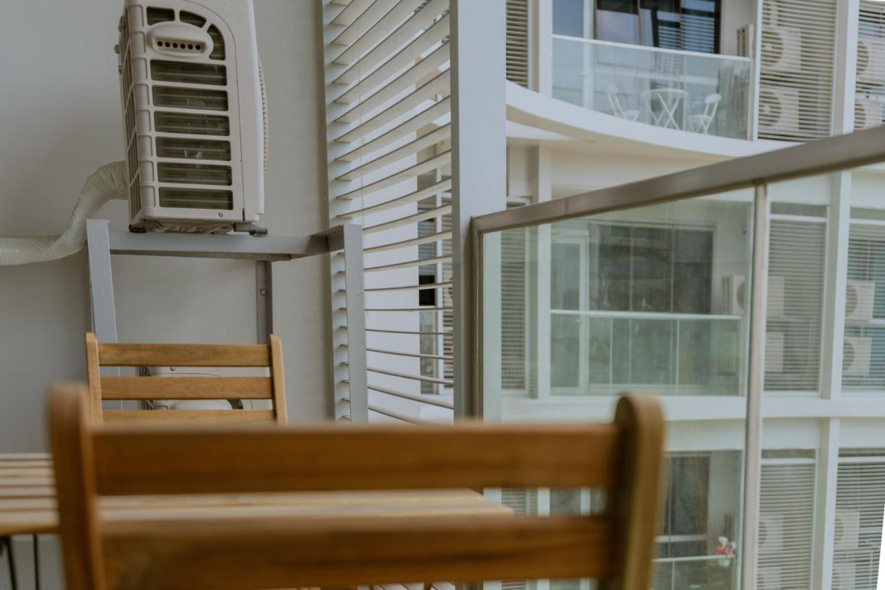 Uptown Parksuites Apartments Tower 2 Bgc By Ph Staycation Manila Bagian luar foto