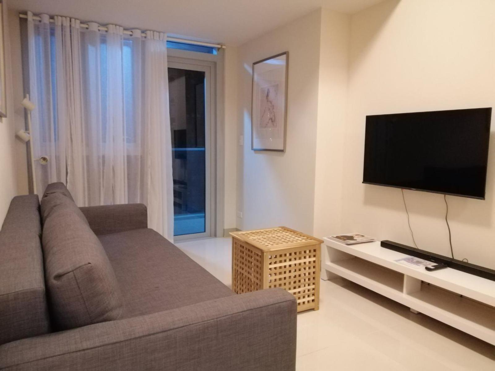 Uptown Parksuites Apartments Tower 2 Bgc By Ph Staycation Manila Bagian luar foto