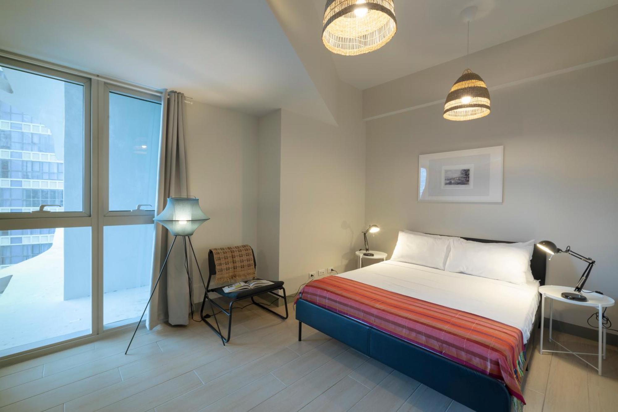 Uptown Parksuites Apartments Tower 2 Bgc By Ph Staycation Manila Bagian luar foto