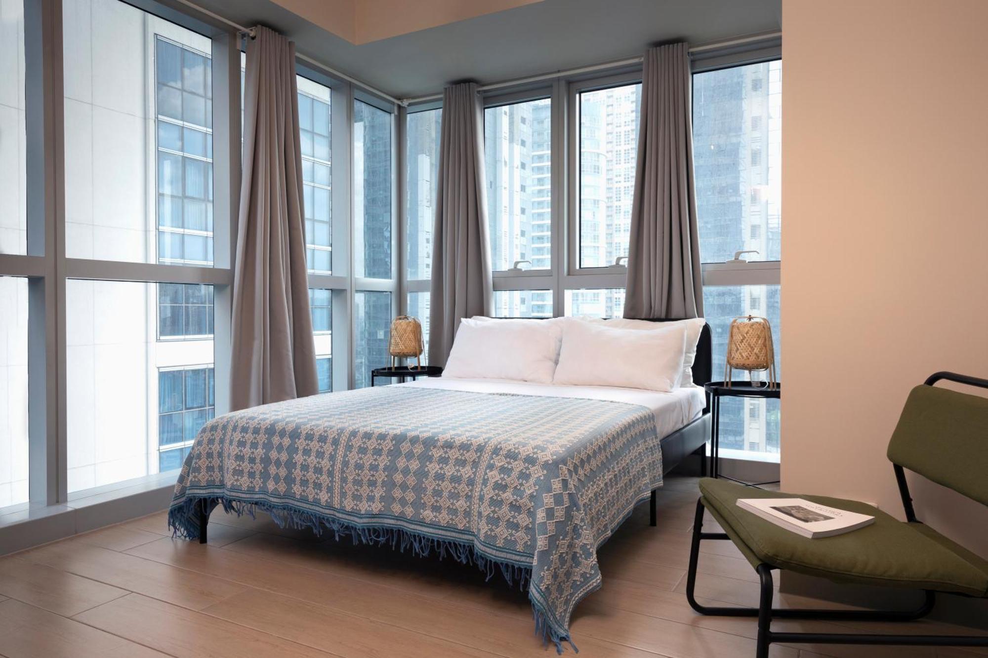 Uptown Parksuites Apartments Tower 2 Bgc By Ph Staycation Manila Bagian luar foto