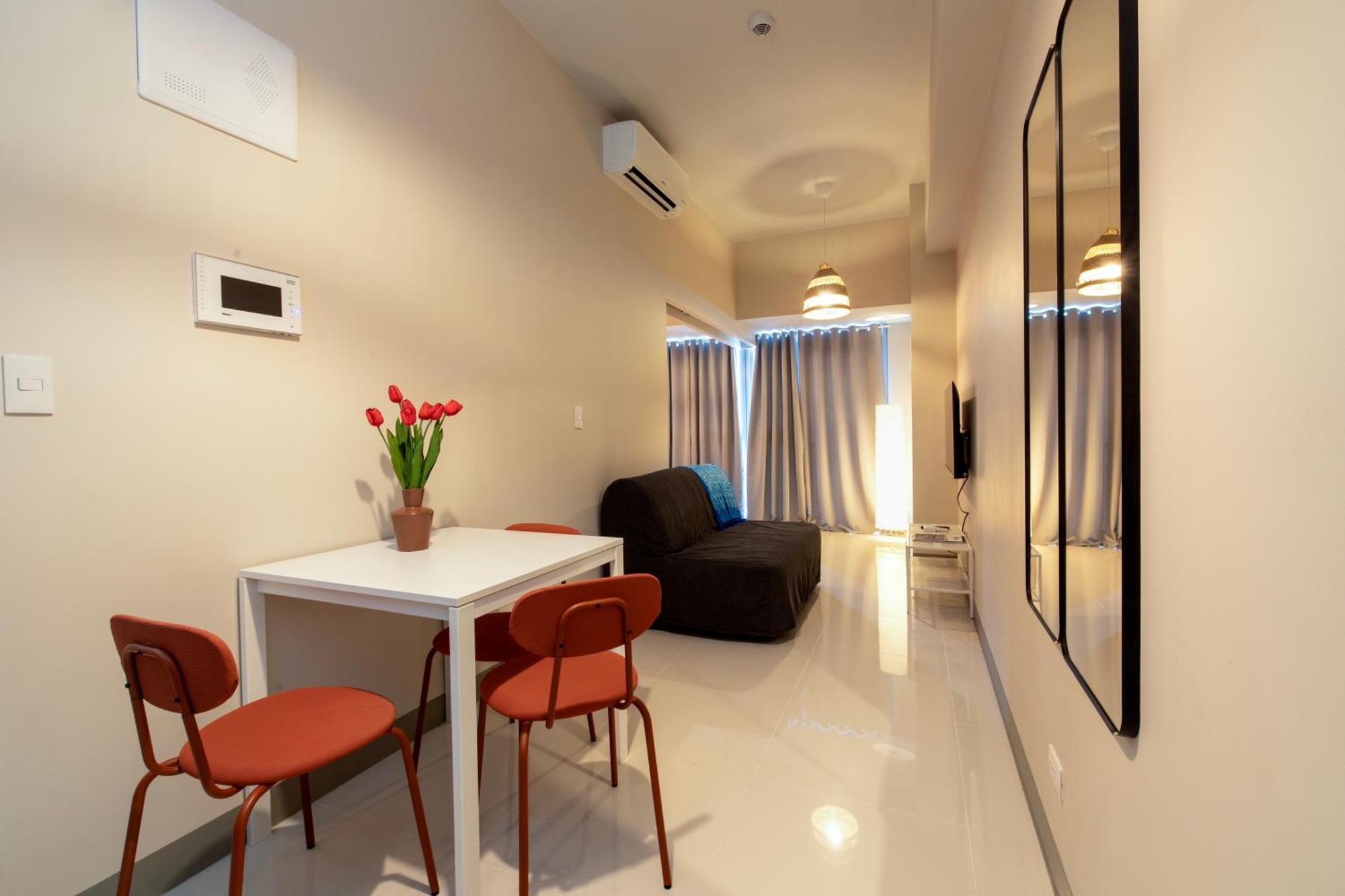 Uptown Parksuites Apartments Tower 2 Bgc By Ph Staycation Manila Bagian luar foto