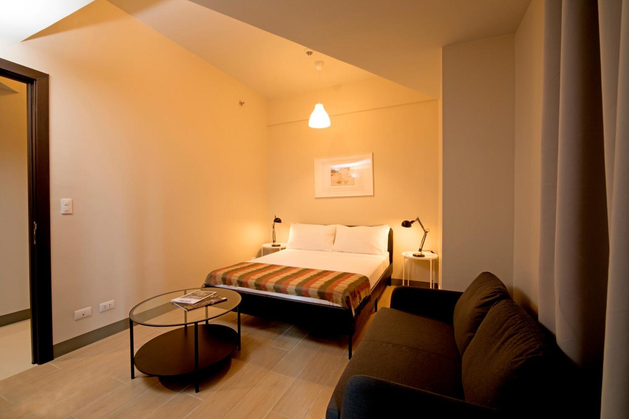 Uptown Parksuites Apartments Tower 2 Bgc By Ph Staycation Manila Bagian luar foto