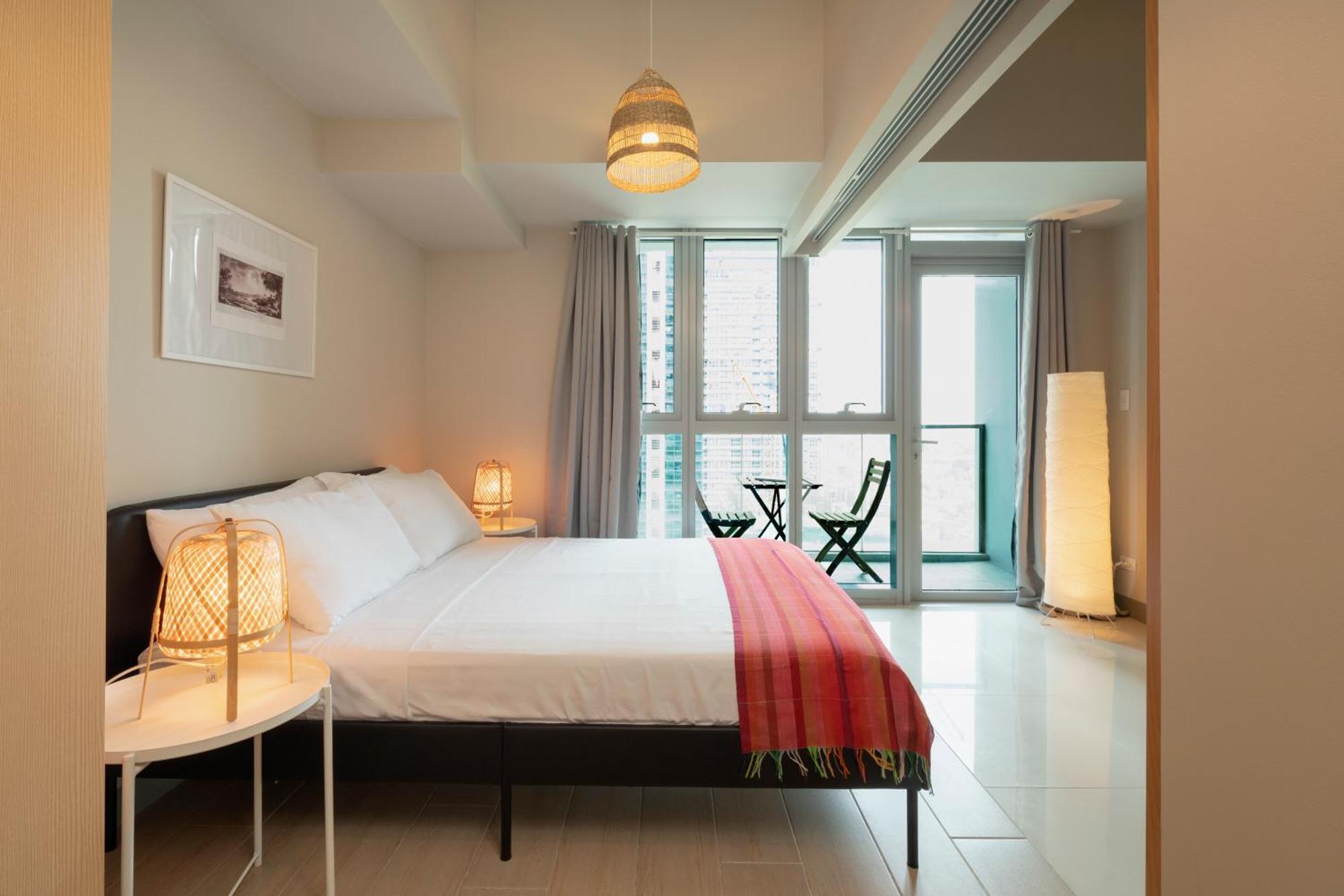 Uptown Parksuites Apartments Tower 2 Bgc By Ph Staycation Manila Bagian luar foto