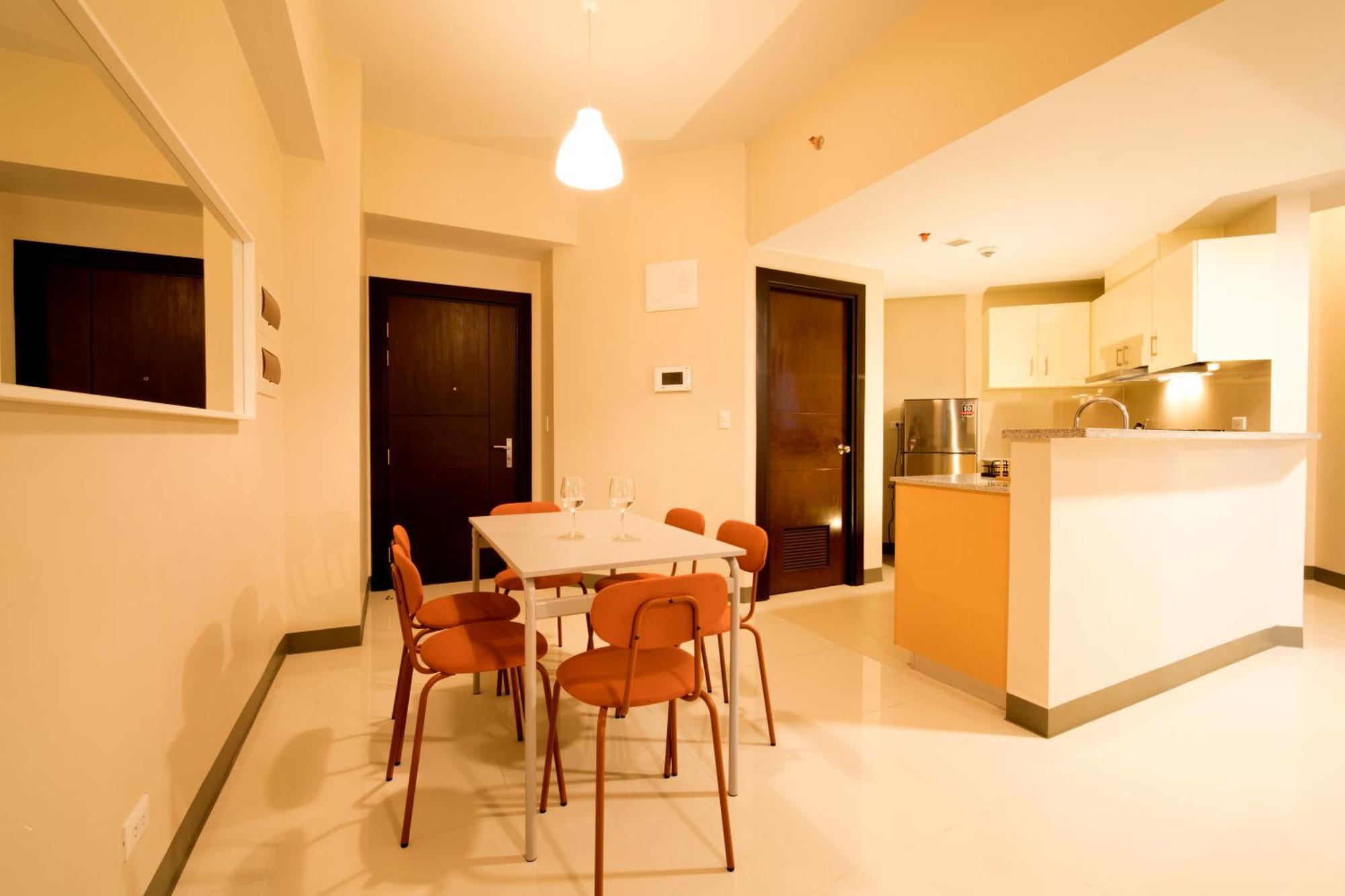 Uptown Parksuites Apartments Tower 2 Bgc By Ph Staycation Manila Bagian luar foto