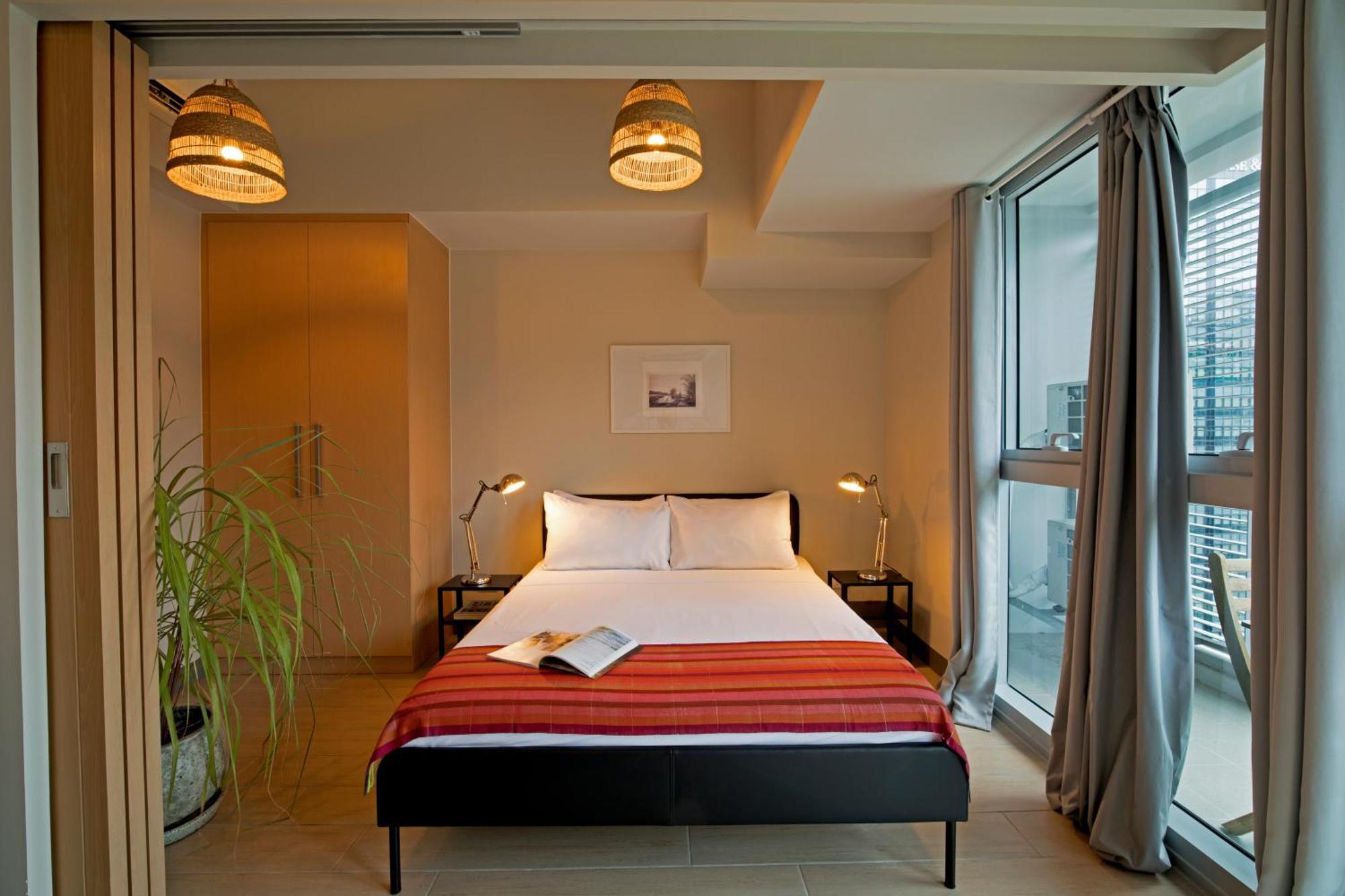 Uptown Parksuites Apartments Tower 2 Bgc By Ph Staycation Manila Bagian luar foto