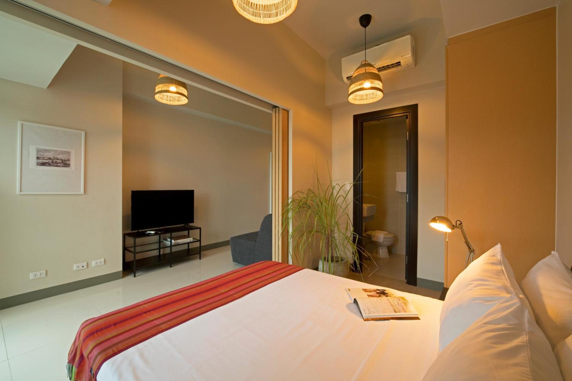 Uptown Parksuites Apartments Tower 2 Bgc By Ph Staycation Manila Bagian luar foto