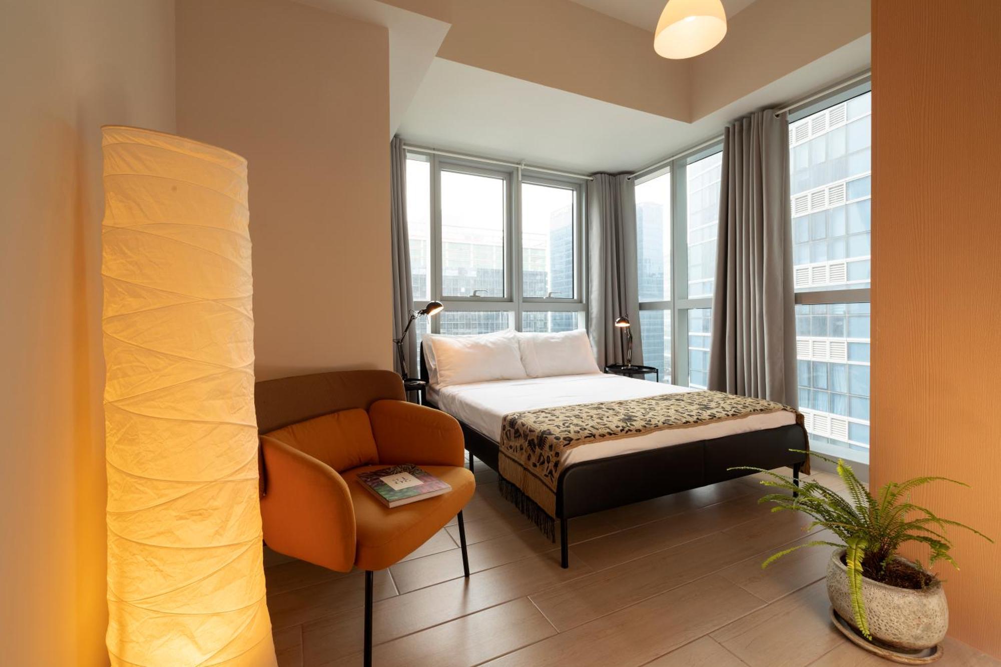 Uptown Parksuites Apartments Tower 2 Bgc By Ph Staycation Manila Bagian luar foto